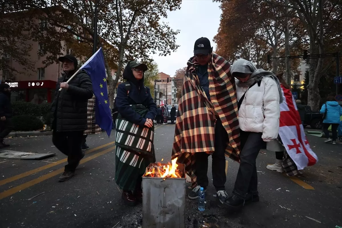 Gürcistan’da Seçim Protestosu Devam Ediyor